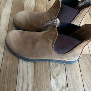Great pair of women’s size 10 BLUNDSTONES in GUC